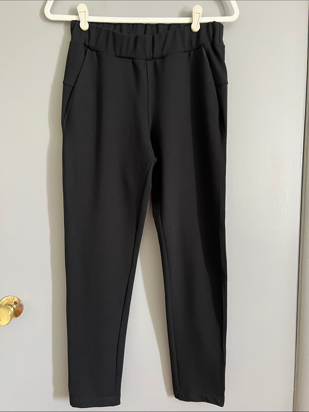Saint+Sofía Classic Women's Black Elastic-Waist Pants